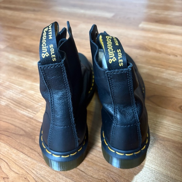 Dr. Martens Women’s 1460 Black Pascal Virginia Leather Lace Up Boots, US Size 8 - Picture 7 of 13